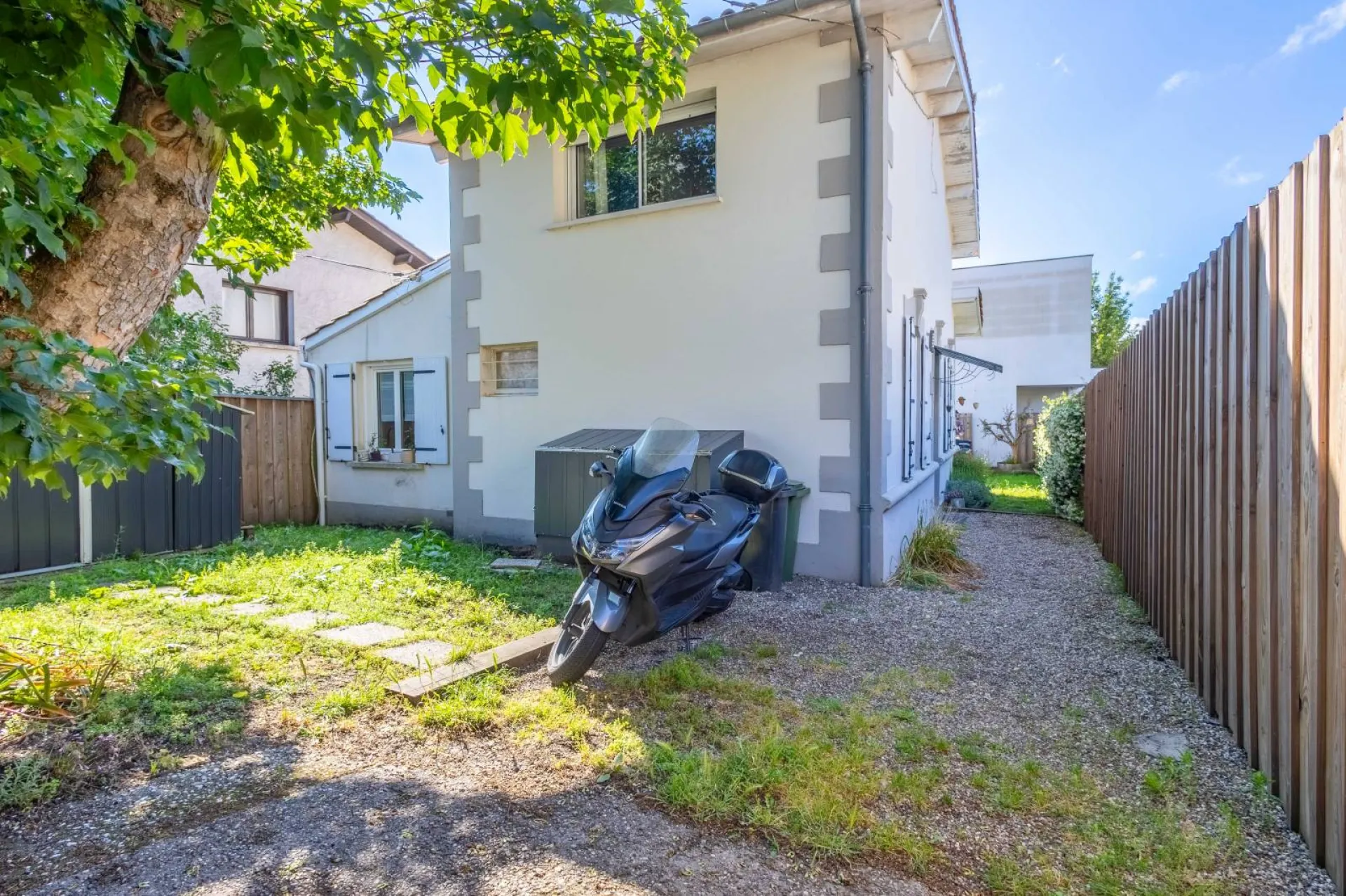 Charmante maison rénovée non mitoyenne Bordeaux Caudéran  