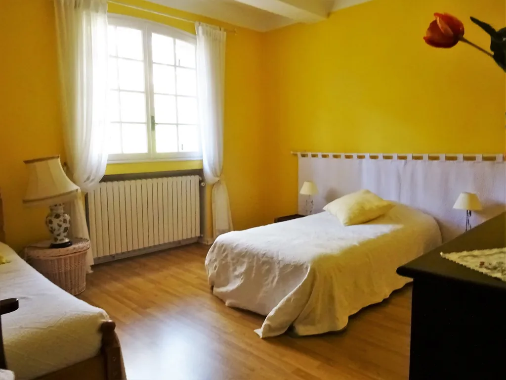 Chateauneuf de Gadagne, propriété d’architecte dans un parc arboré   