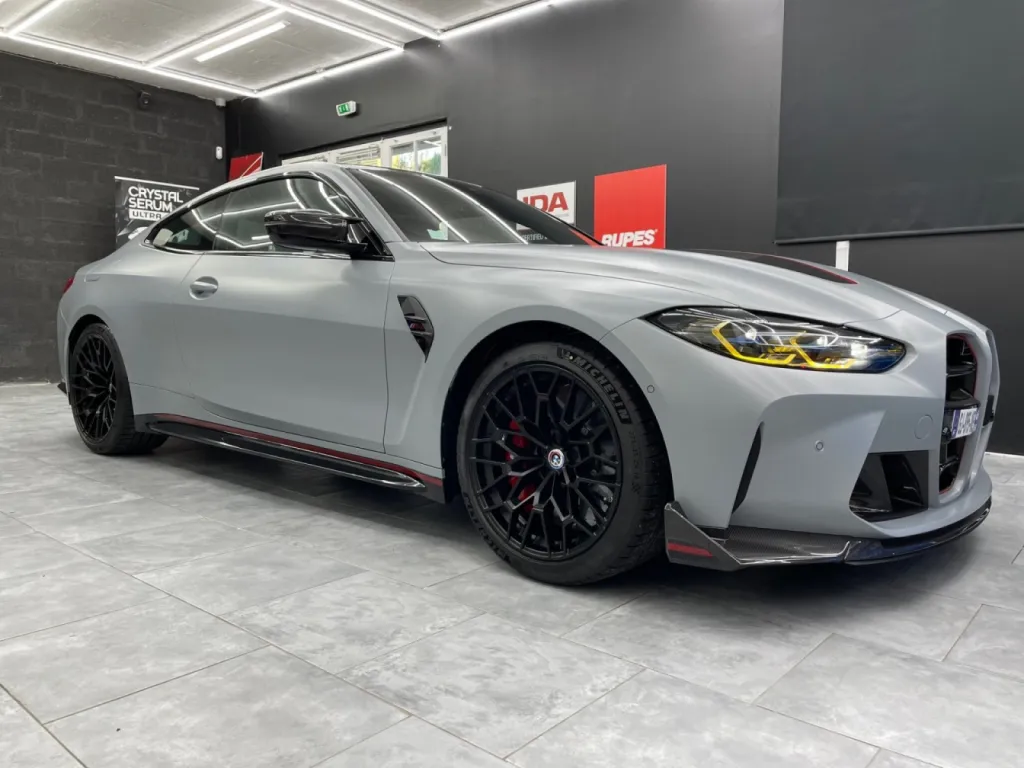 Pose d'un film de protection PPF XPEL Mat sur une BMW M4 CSL à Nice dans les Alpes Maritimes