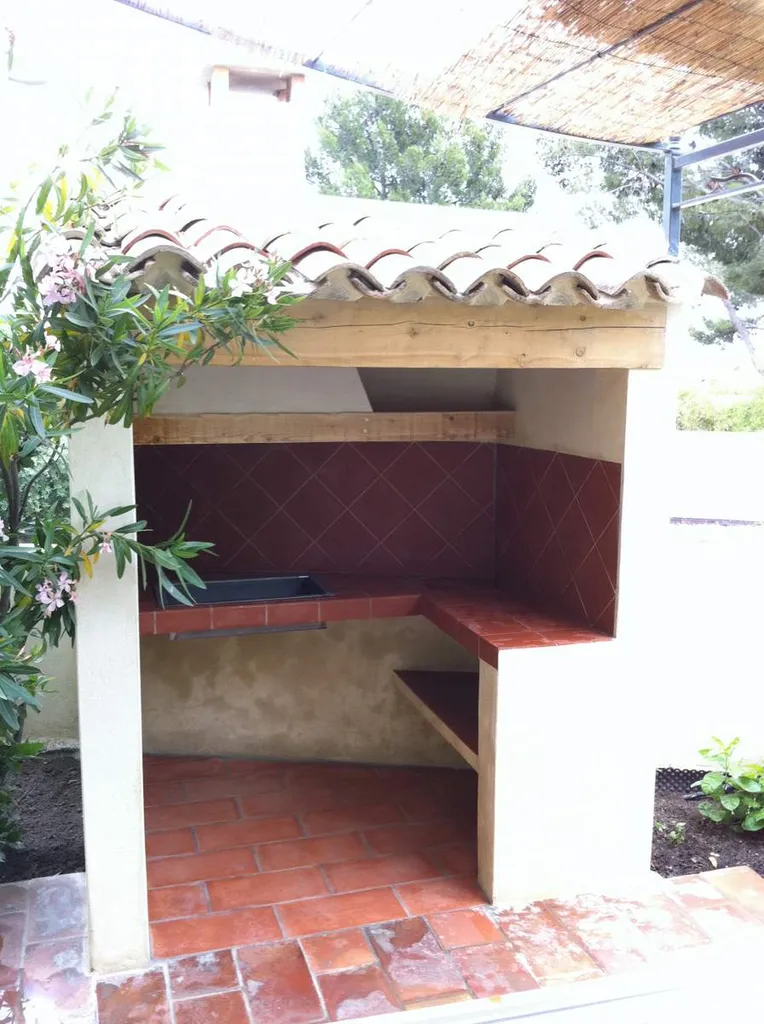 Réalisation d'un barbecue maçonné à Salon de Provence