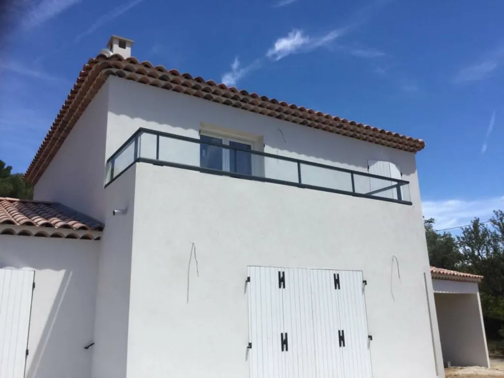 Mise en place de Gardes Corps en aluminium sur Martigues