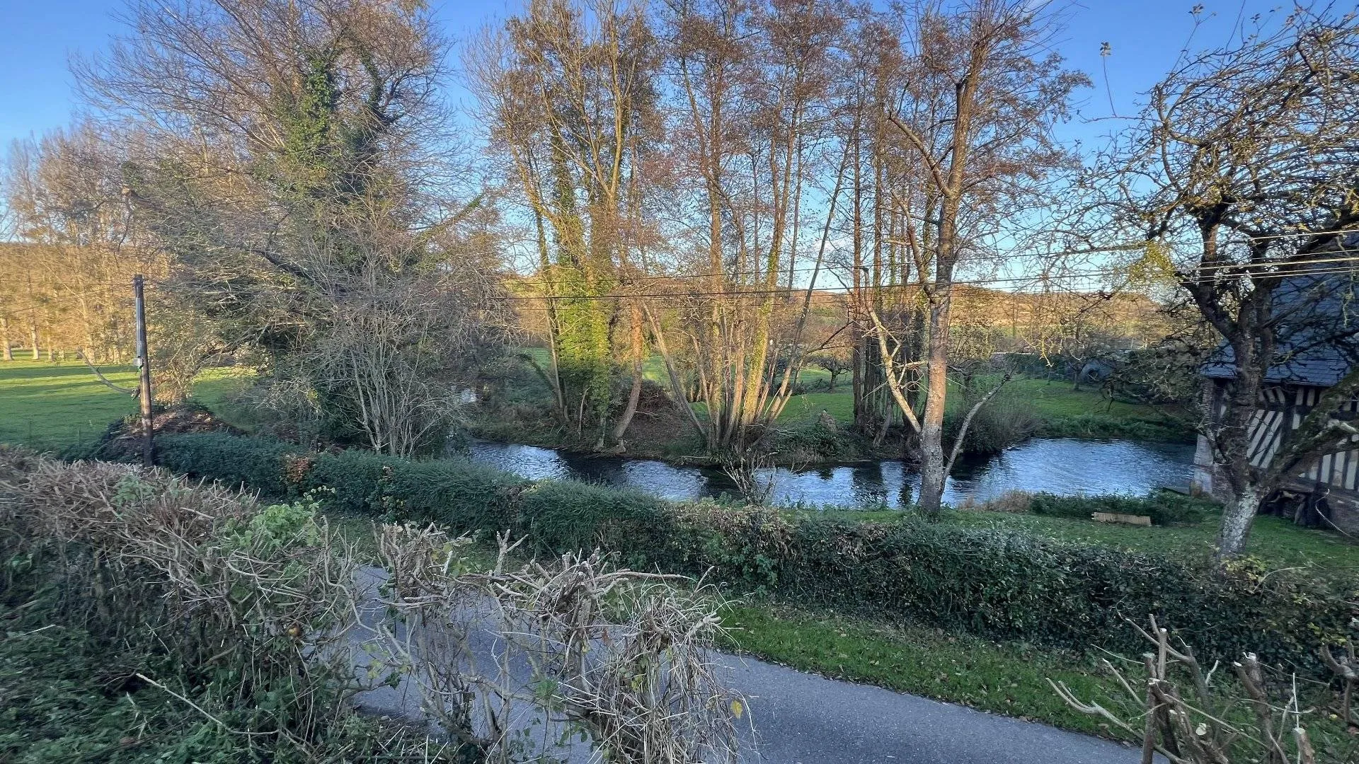 SOUS OFFRE MAISON DE CARACTERE PROCHE DE l'YERES
