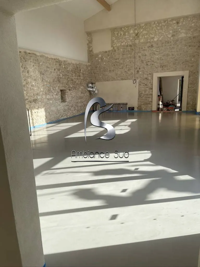 Artisan spécialiste du béton ciré à Fréjus Var 83