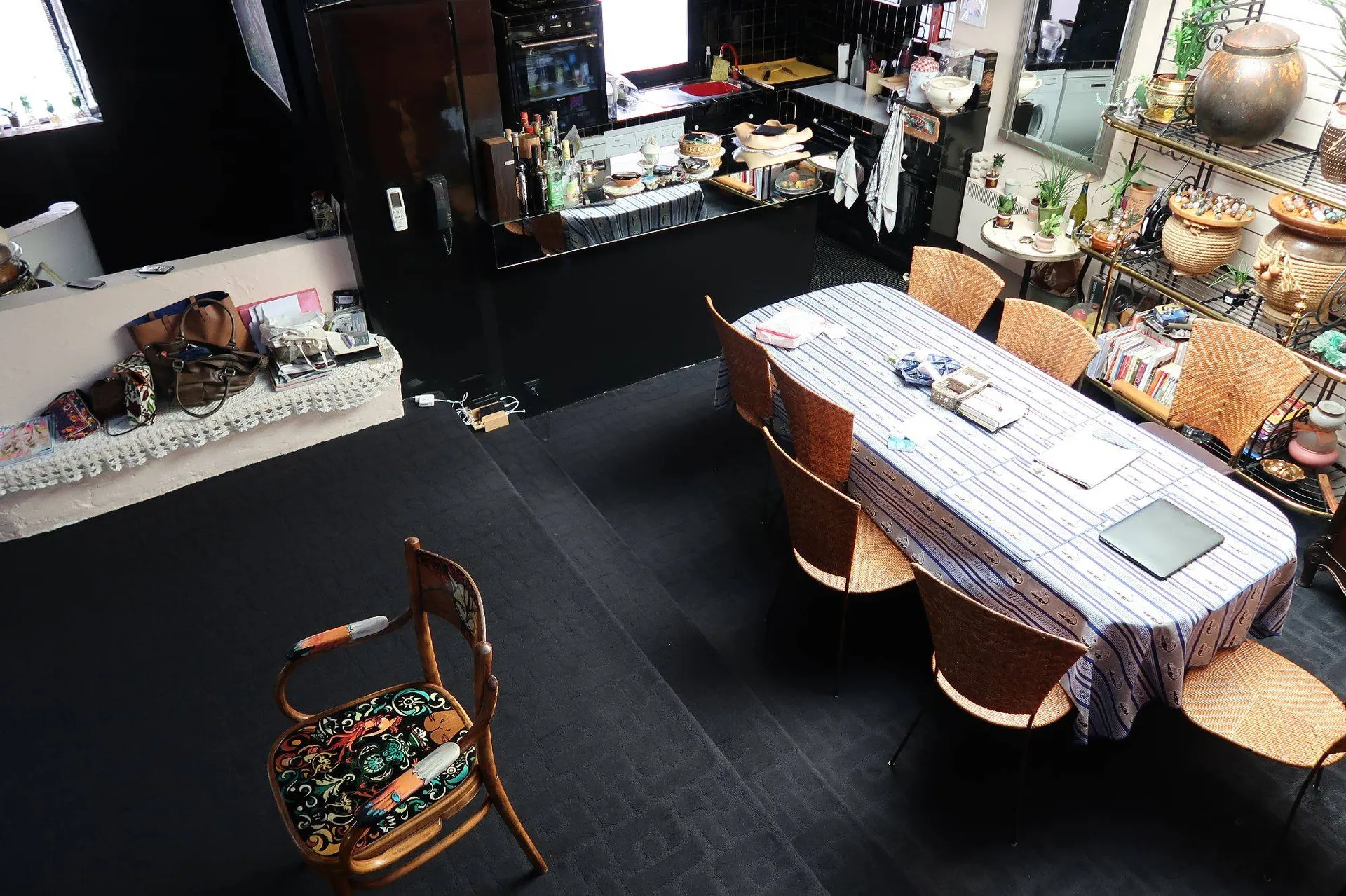 Immeuble Cassis à 30 mètres du port avec terrasse tropézienne vue dégagée