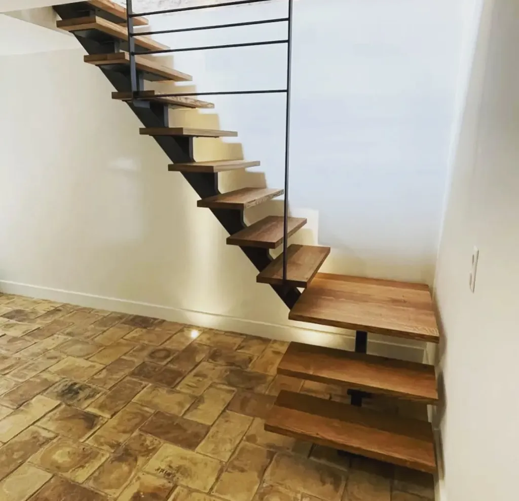 escalier sur mesure en acier et bois à bouc bel air