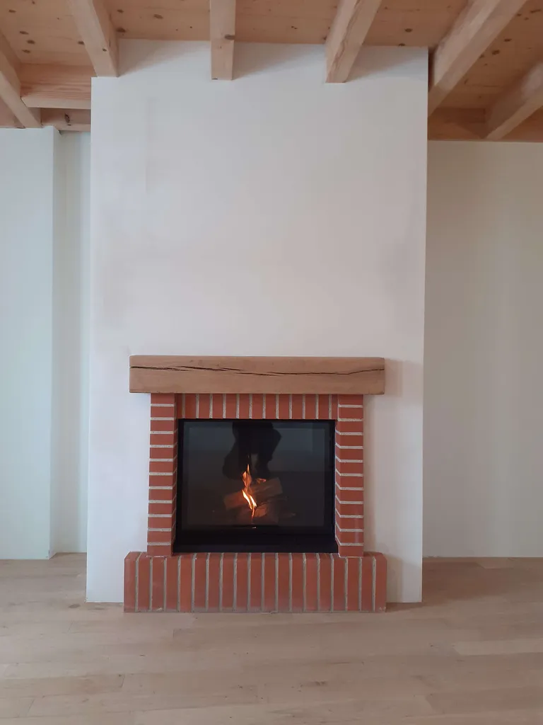 foyer RÜEGG VIOLINO 55x73 avec habillage brique et bois