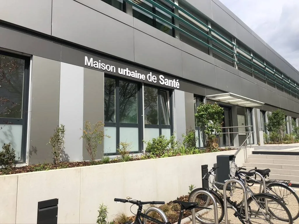 Signalétique éxterieur lettres découpées Alsace