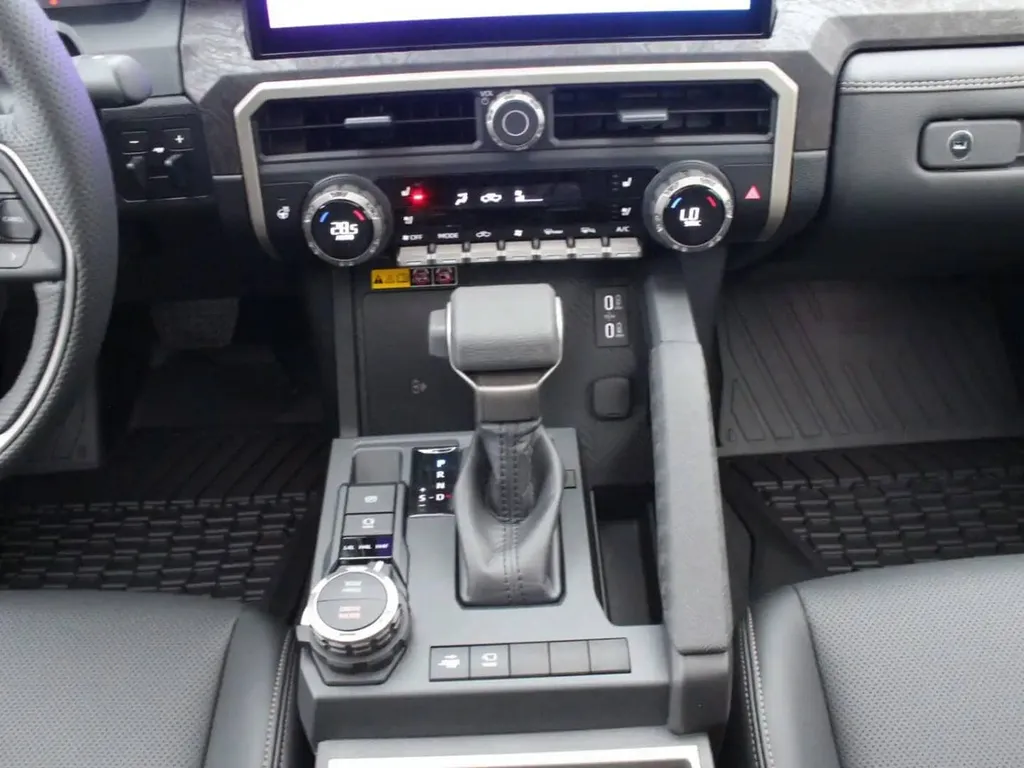 Console centrale et boîte automatique du Toyota Tacoma TRD PRO Limited Hybrid 2026