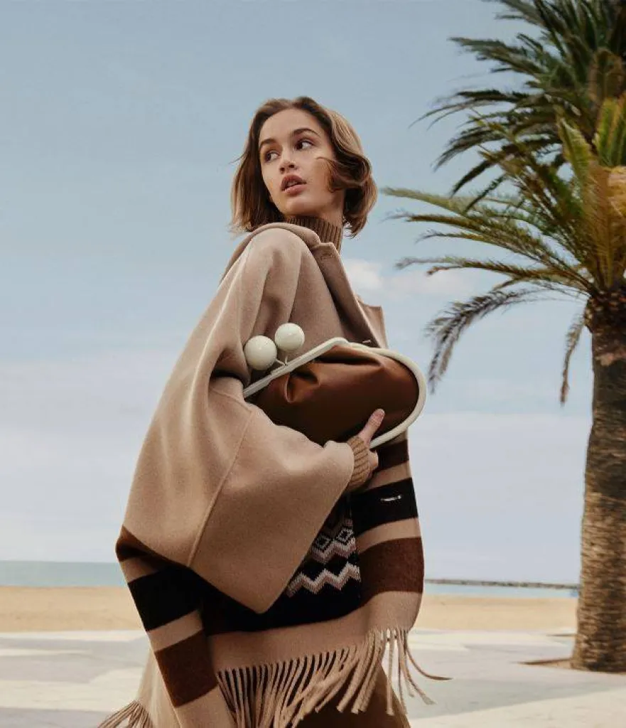 Le sac Pasticcino en raphia, en cuir, en tissu de chez Week-End Max Mara.