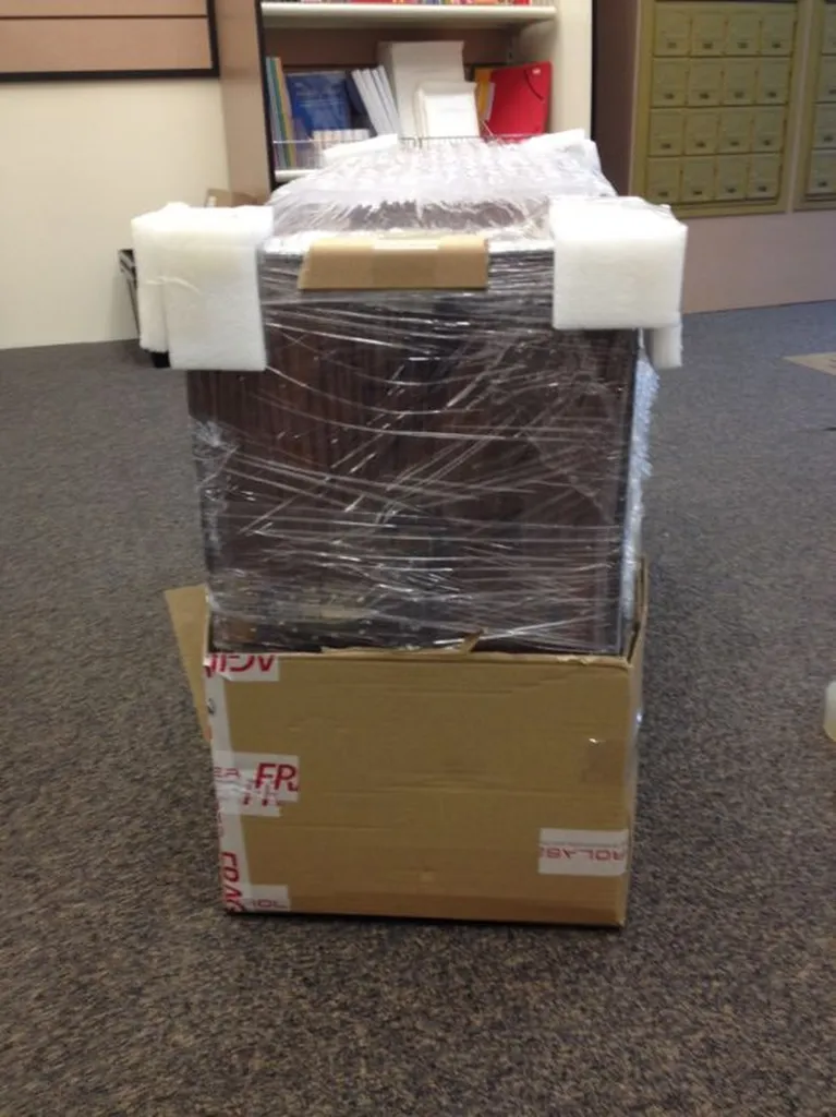 Emballage d'un colis depuis Vaise