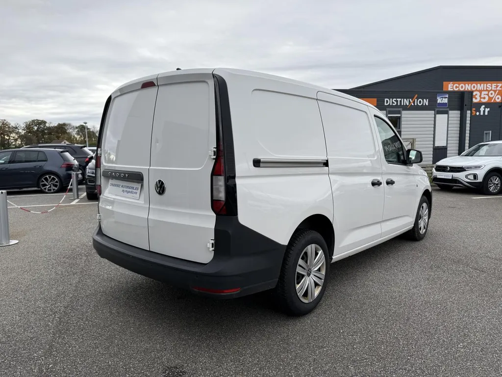 Volkswagen Caddy Cargo Maxi d’occasion à Rouen : utilitaire diesel 102 ch disponible chez votre concessionnaire Caudebec Automobiles.