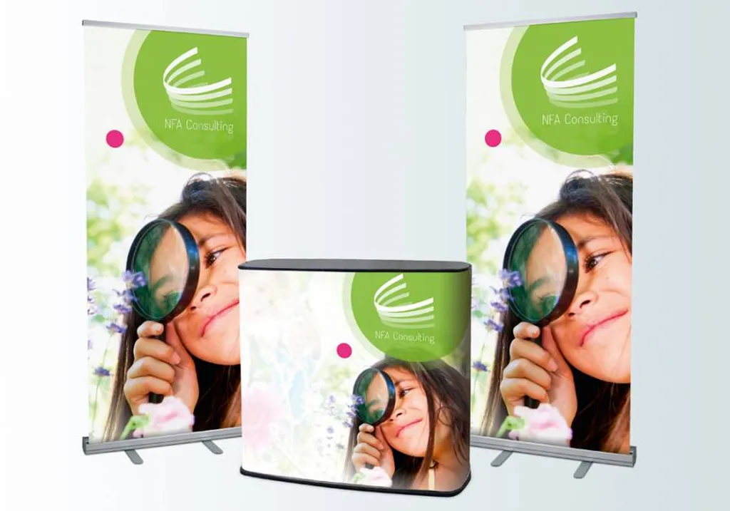graphisme identité visuelle et logo sur roll up pour stand
