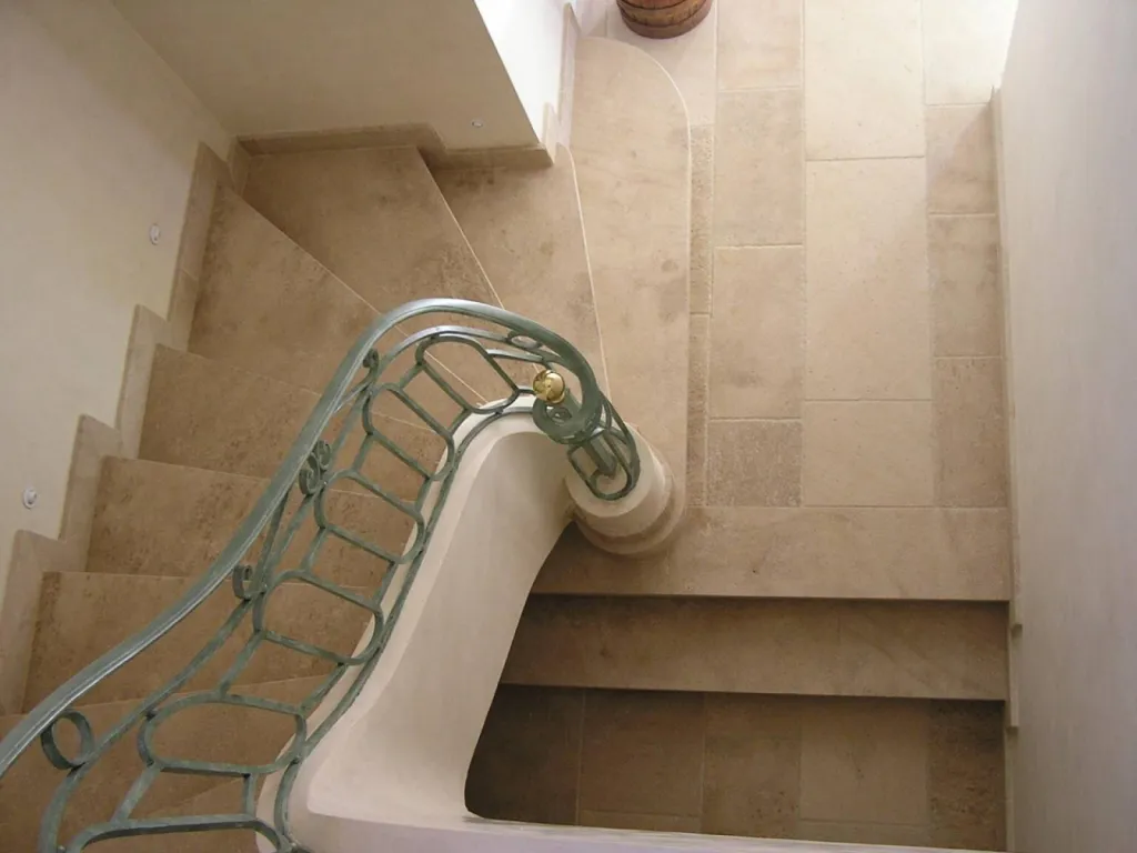 Tailleur de pierre. Périgord / Dordogne, dallage, margelle, pavés, escalier, plan de travail de Bordeaux à Sarlat et d'Angoulême à Agen