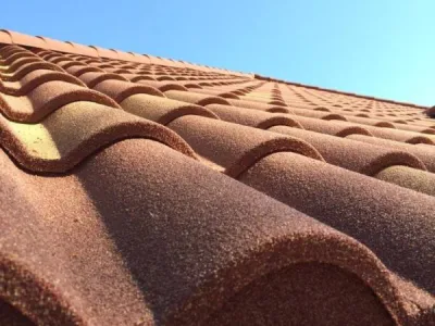 Existe-t-il des tuiles canal légères pour ma toiture dans la région de Provence ?