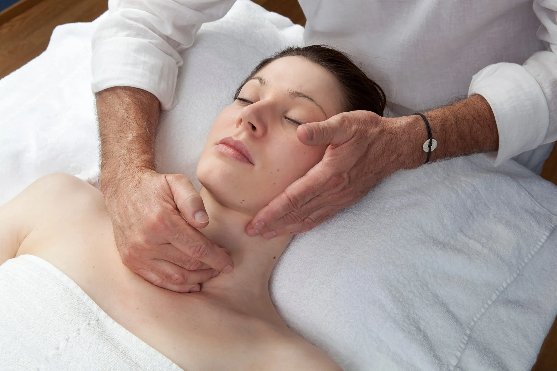 Traitement des douleurs chroniques, gestion du stress et rééquilibrage émotionnel grâce à des techniques innovantes