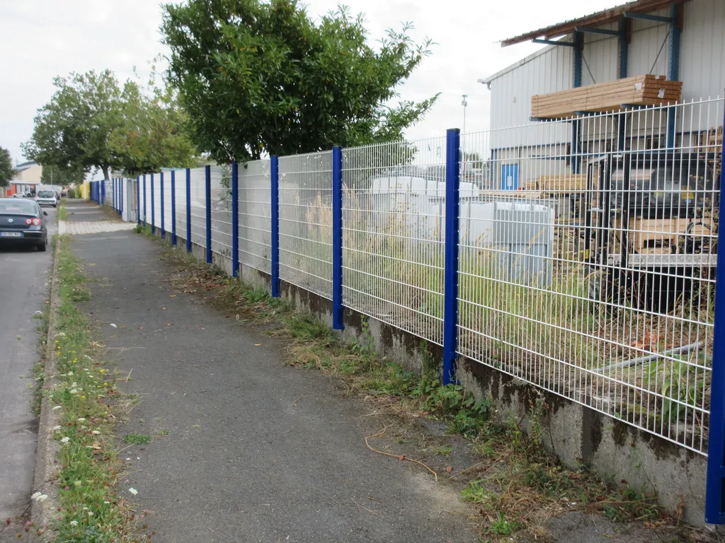 Installation de Clôture Treillis Soudé Rigide, Modèles Standard et Sécurisé pour Sites Professionnels au Havre en Seine-Maritime 76