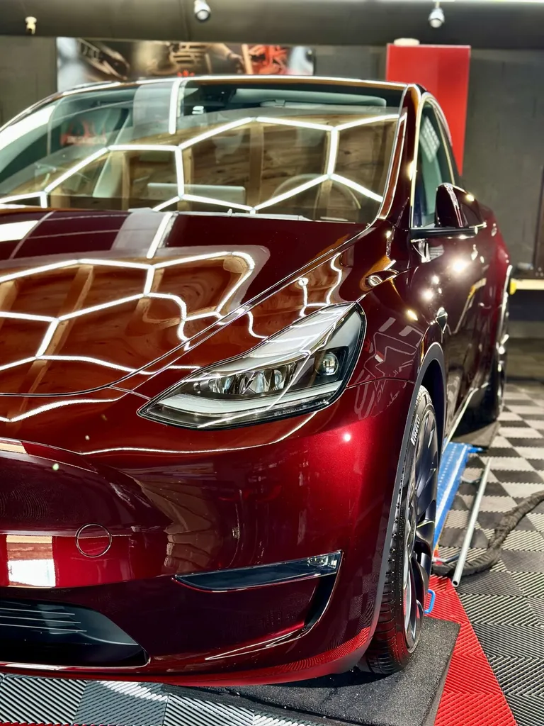 detailing auto Lyon traitement céramique protection PPF face avant contre les rayures Tesla model Y Lyon 