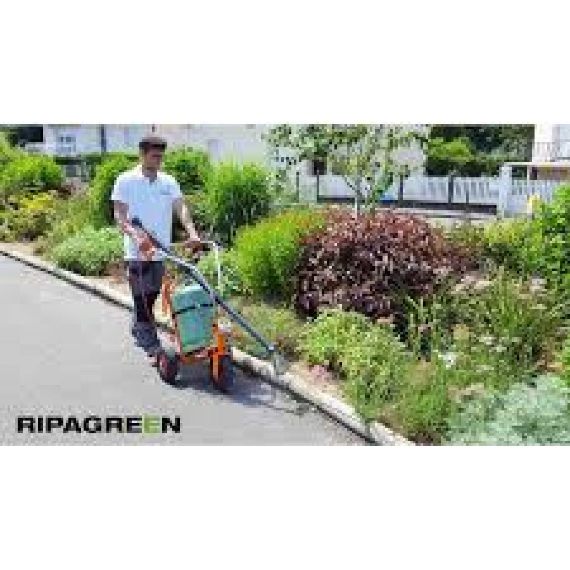 Désherbage thermique de l'herbe dans le jardin autour de Ventabren 13122