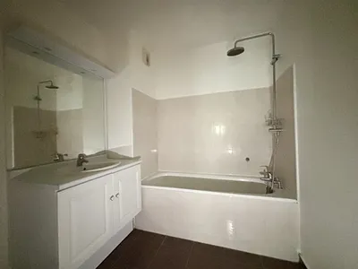 Bel appartement de 3 pièces de 59.44M² à Saint-Germain-En-Laye avec terrasse, ascenseur et box dans une résidence récente et sécurisée.