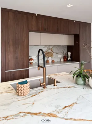 Conception et installation cuisine HÄCKER moderne sans poignées avec plans Dekton Cosentino à Fontenilles