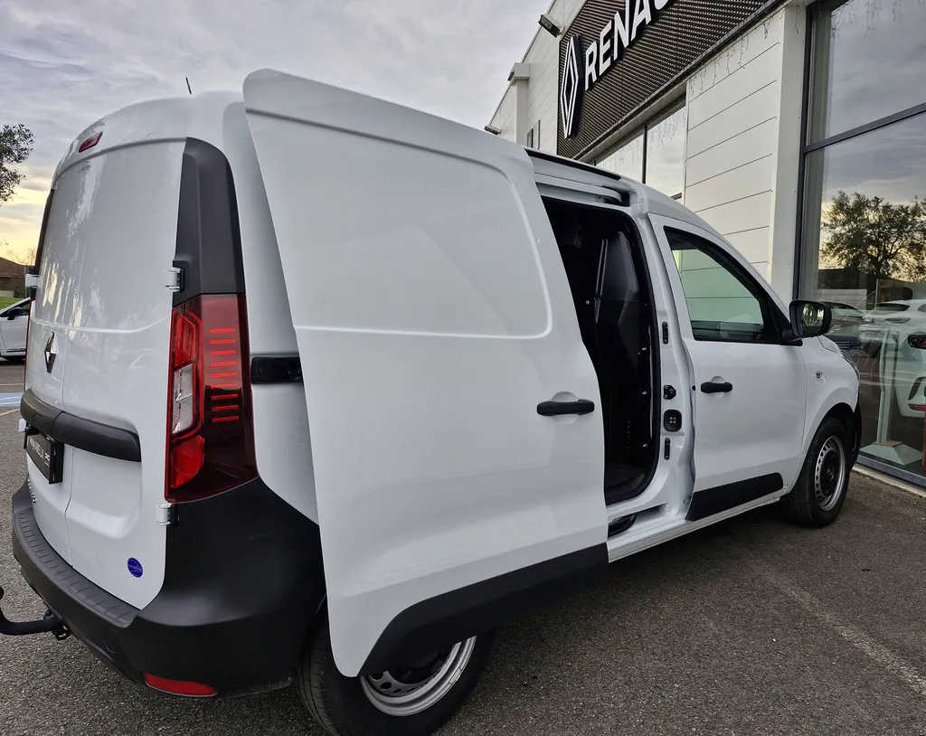 RENAULT EXPRESS VAN ADVANCE 1.5 BLUE dCi 95cv Attelage / Caméra de recul / Habillage bois près de Toulouse à Plaisance du Touch /