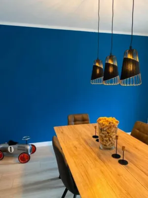 Réalisation : peintures personnalisées dans un appartement à Toulon