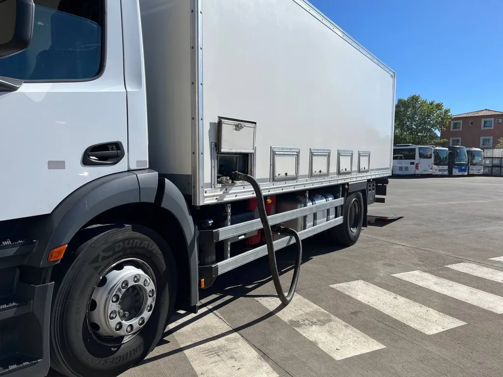 Transport activité dédié, camion spécifique sur mesure sur le sud de la France