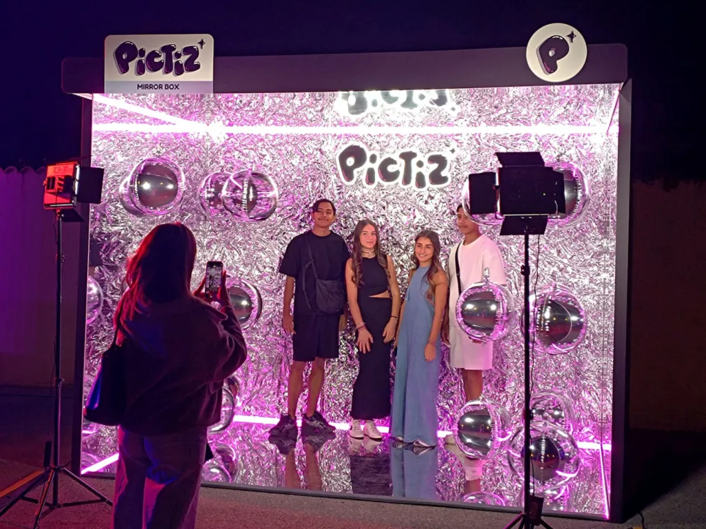 Location décor immersif pour photobooth pour un mariage à Aix 