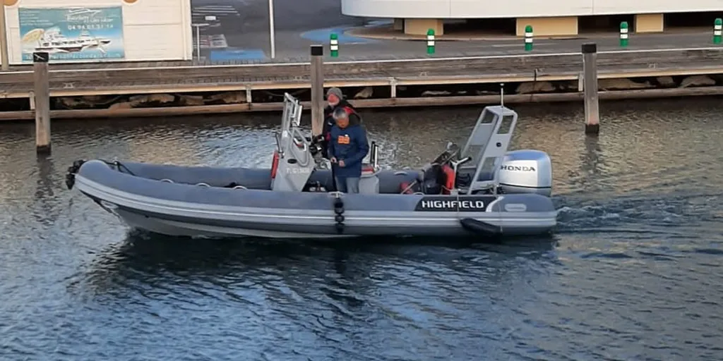 Toni Marine propose à la vente un semi-rigide Highfield Patrol 600 d'occasion équipé d'un moteur hors-bord Honda 150 CV disponible à La Londe les Maures près de Hyères