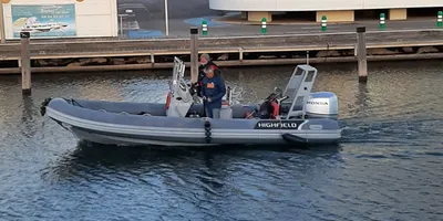 Toni Marine propose à la vente un semi-rigide Highfield Patrol 600 d'occasion équipé d'un moteur hors-bord Honda 150 CV disponible à La Londe les Maures près de Hyères