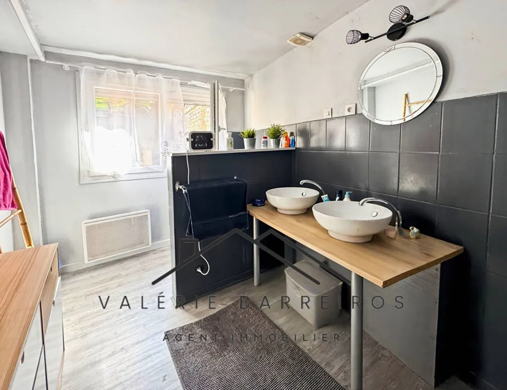 A saisir maison ancienne de 140 m² édifiée sur 964 m² de terrain sur la commune de ELBEUF