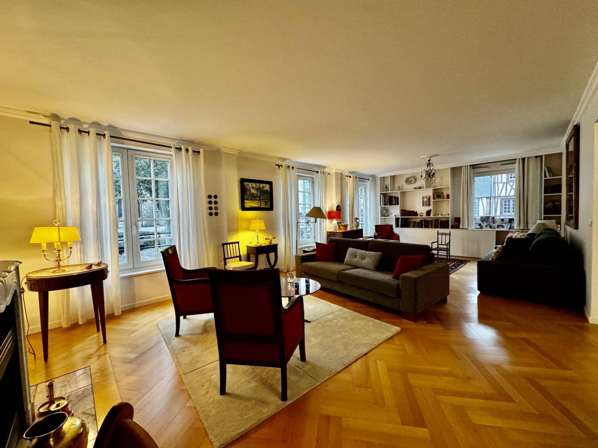 Acheter un appartement de 4 pièces avec 2 chambres et un parking