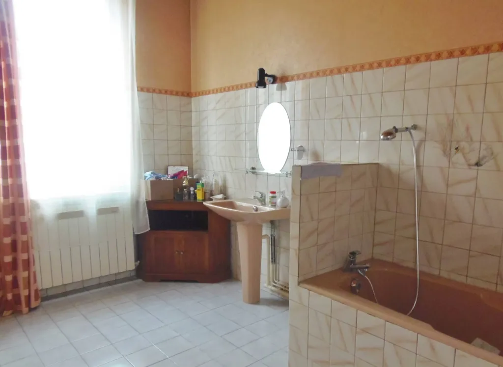 A vendre maison de ville avec 2 grandes chambres proche orival 76