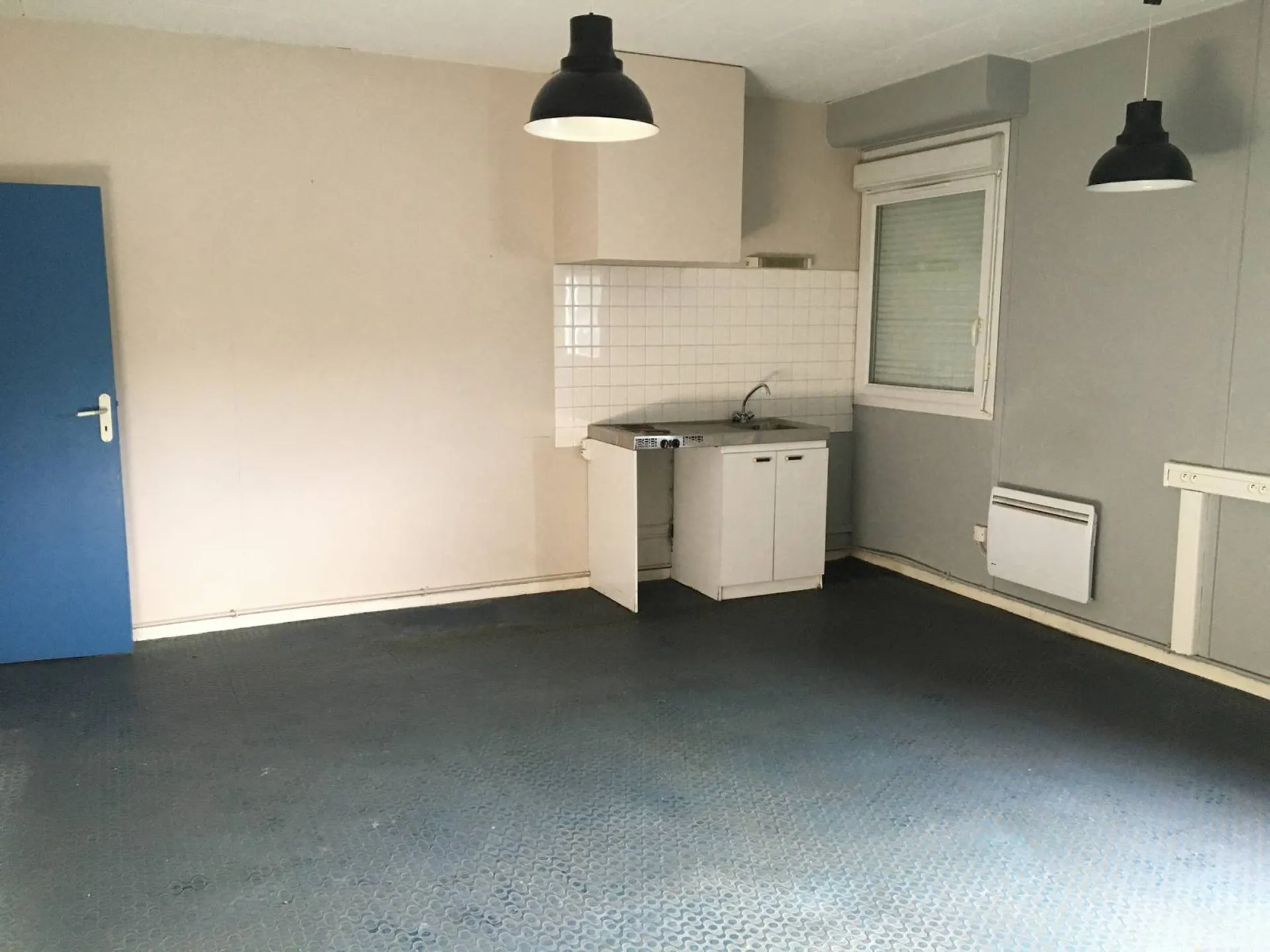 A vendre : Ensemble de 2 locaux industriels à Notre Dame de Gravenchon