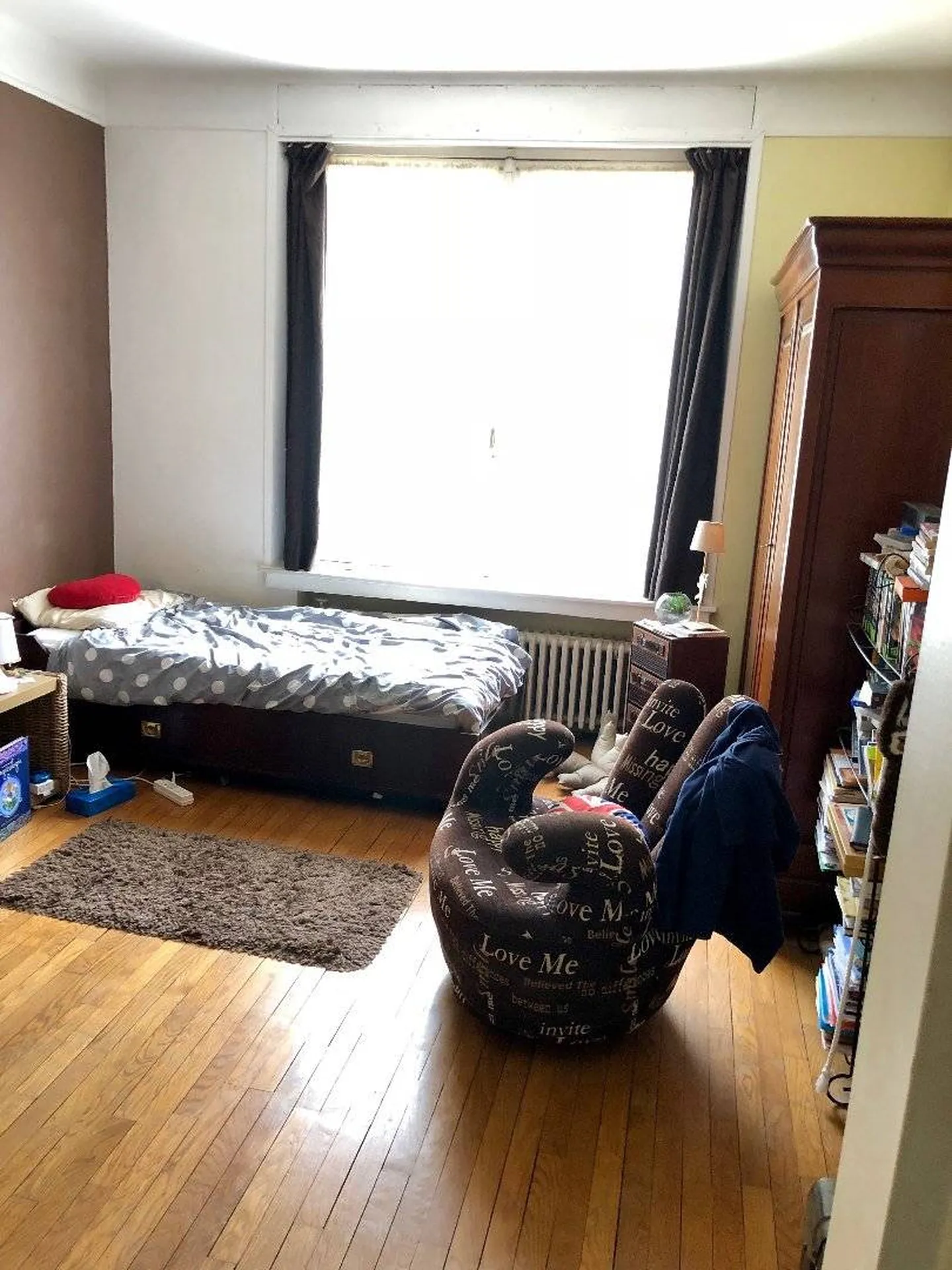 A vendre grande maison de 340 m² et son terrain de 1430 m² en bordure de centre ville dans la région de Lisieux 14100