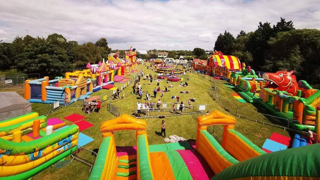 Park de jeux gonflables en plein air