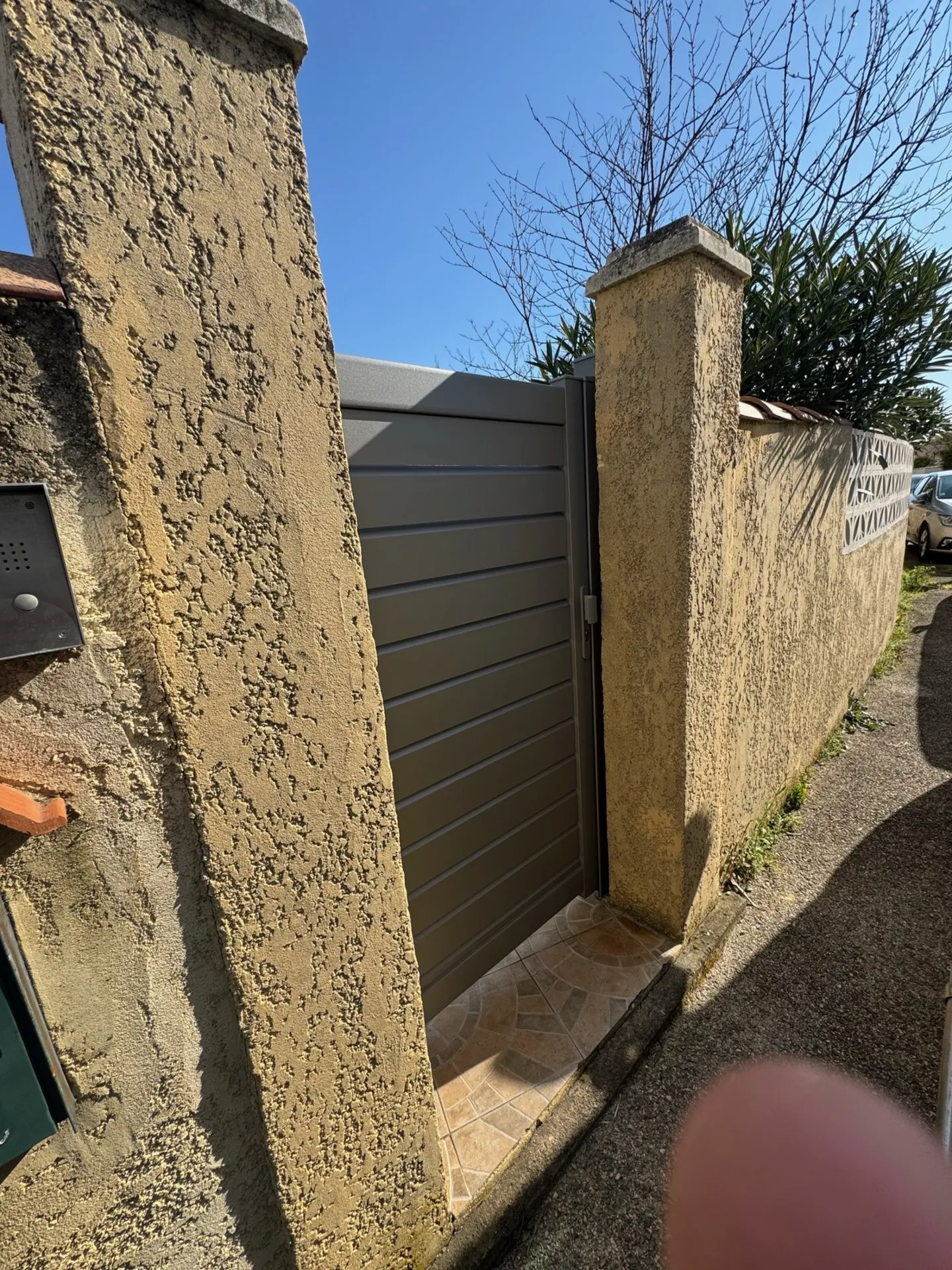 Remplacement d'un portillon Kostum en aluminium sur Fos-sur-Mer