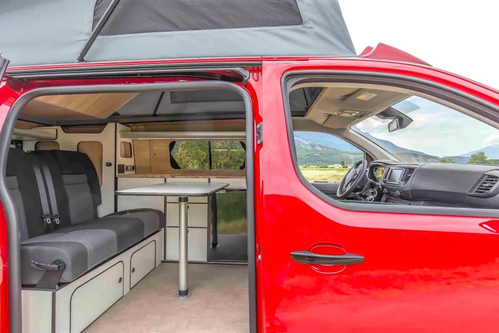 Aménagement interieur d'un Van Peugeot à Lyon