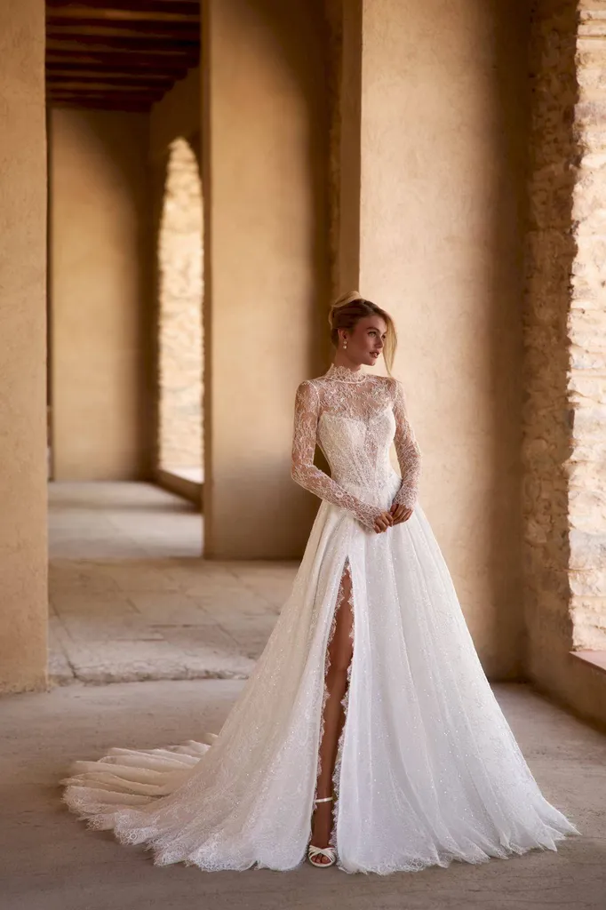Robe de mariée trapèze en dentelle chantilly à Marseille près de Cannes