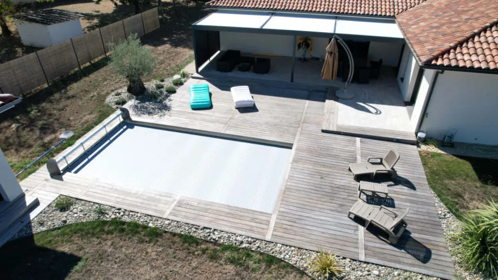 Construire une TERRASSE piscine bois exotique haut de gamme à Meauzac