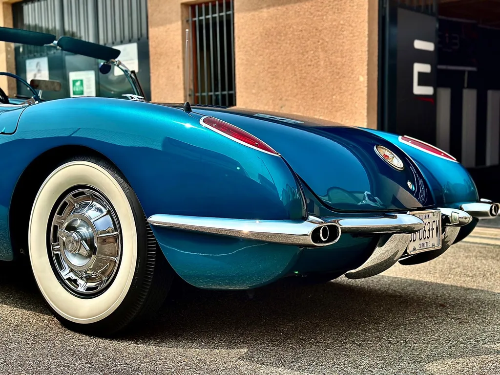 protection carrosserie traitement céramique Gyeon infinite Lyon Chevrolet corvette C1 1959