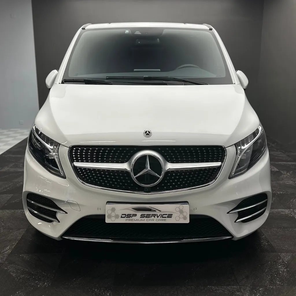Pose d'un film de protection PPF sur un Mercedes Classe V à notre atelier (72)