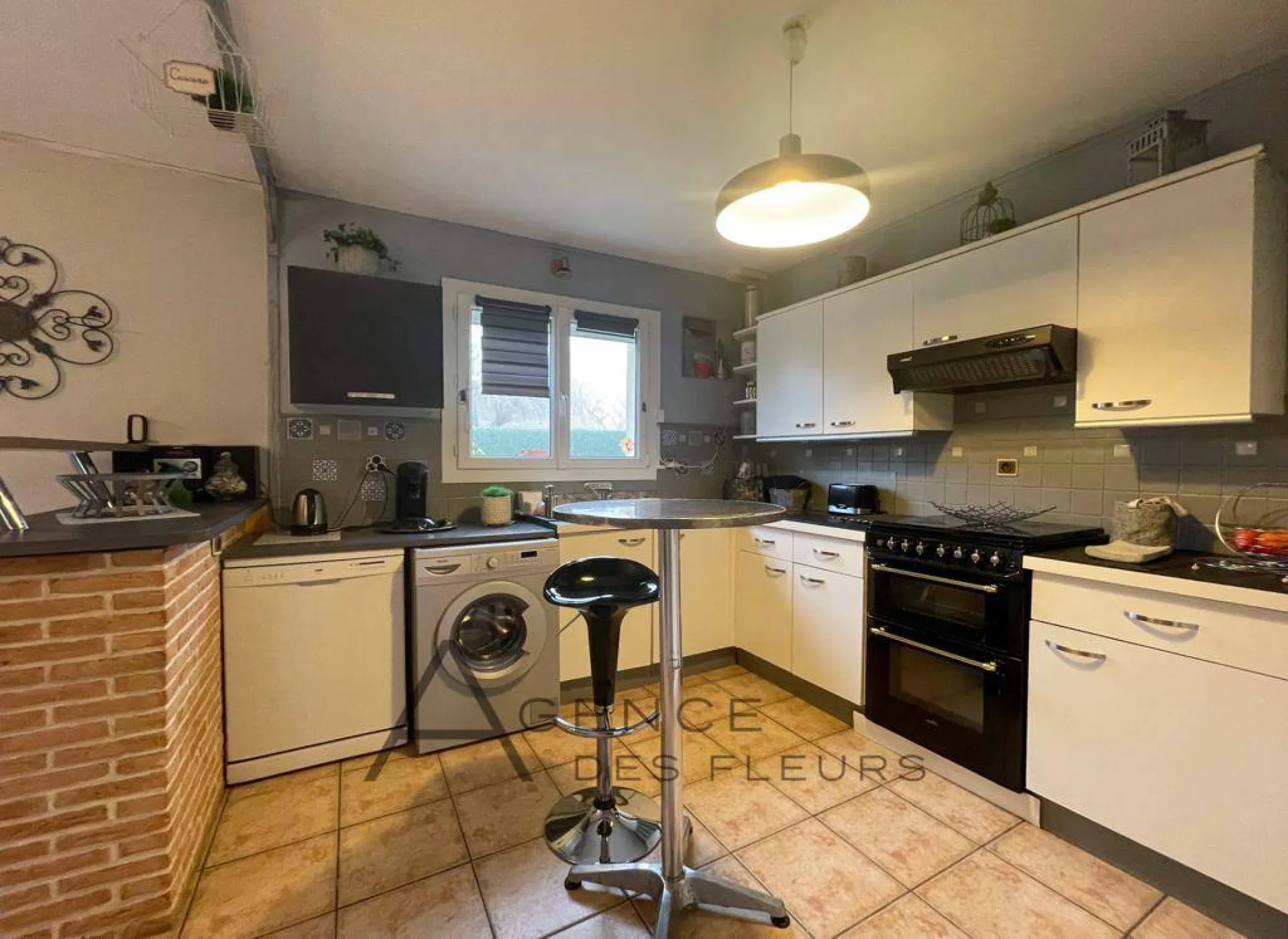 CUISINE ÉQUIPÉE AMÉNAGÉE