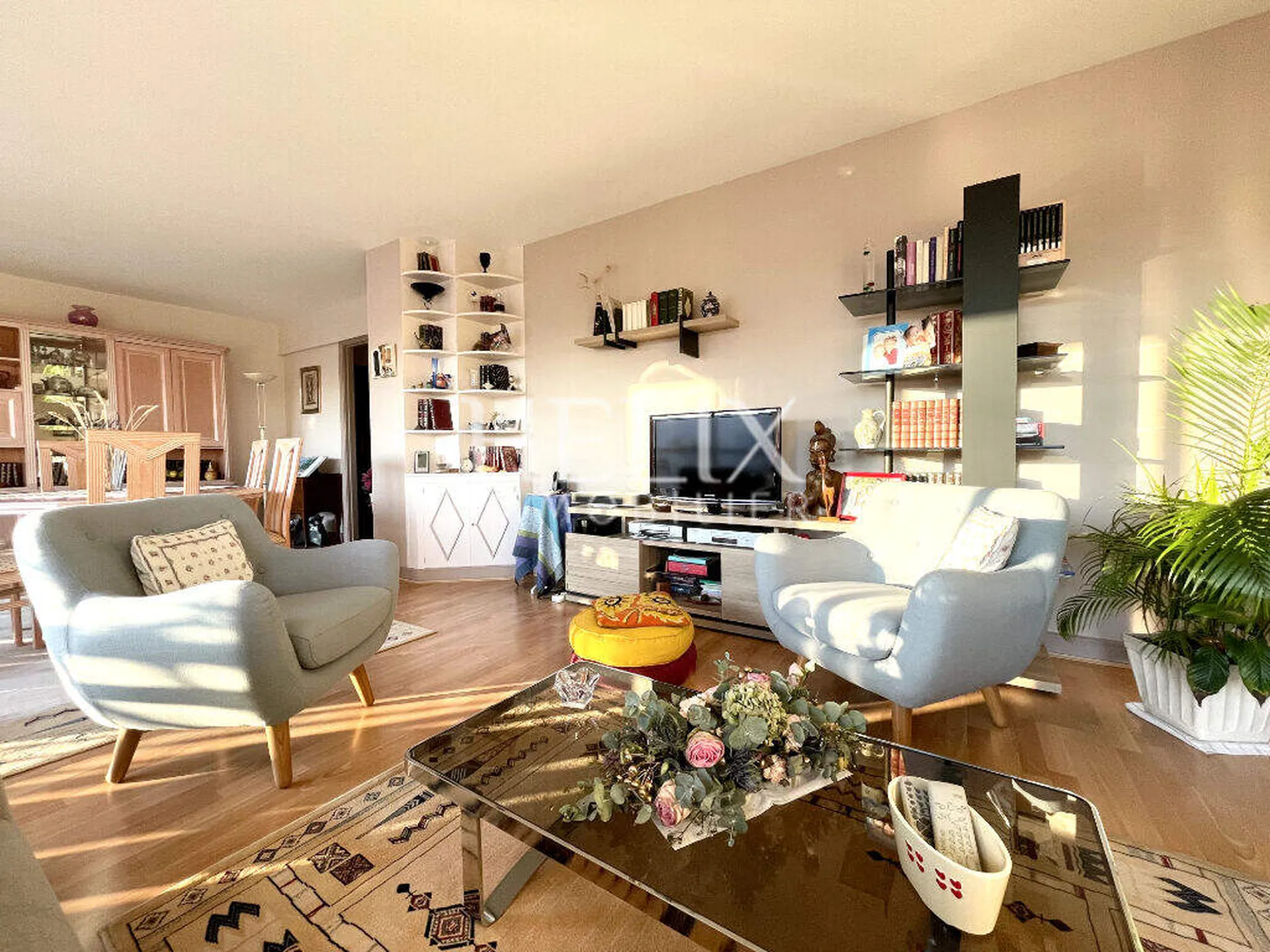 Appartement traversant 5 pièces 122,10 M², balcon 15,80 M2, parking, piscine Le Pecq 8' RER A