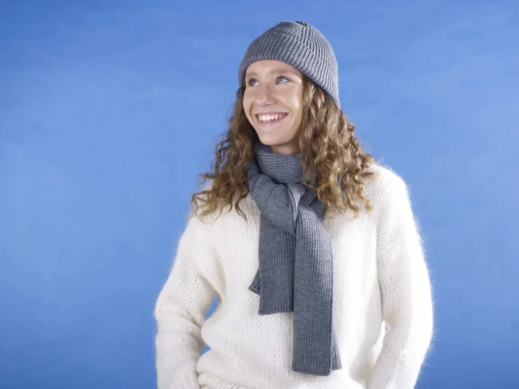 Photographe d'accessoires textile bonnet écharpe s