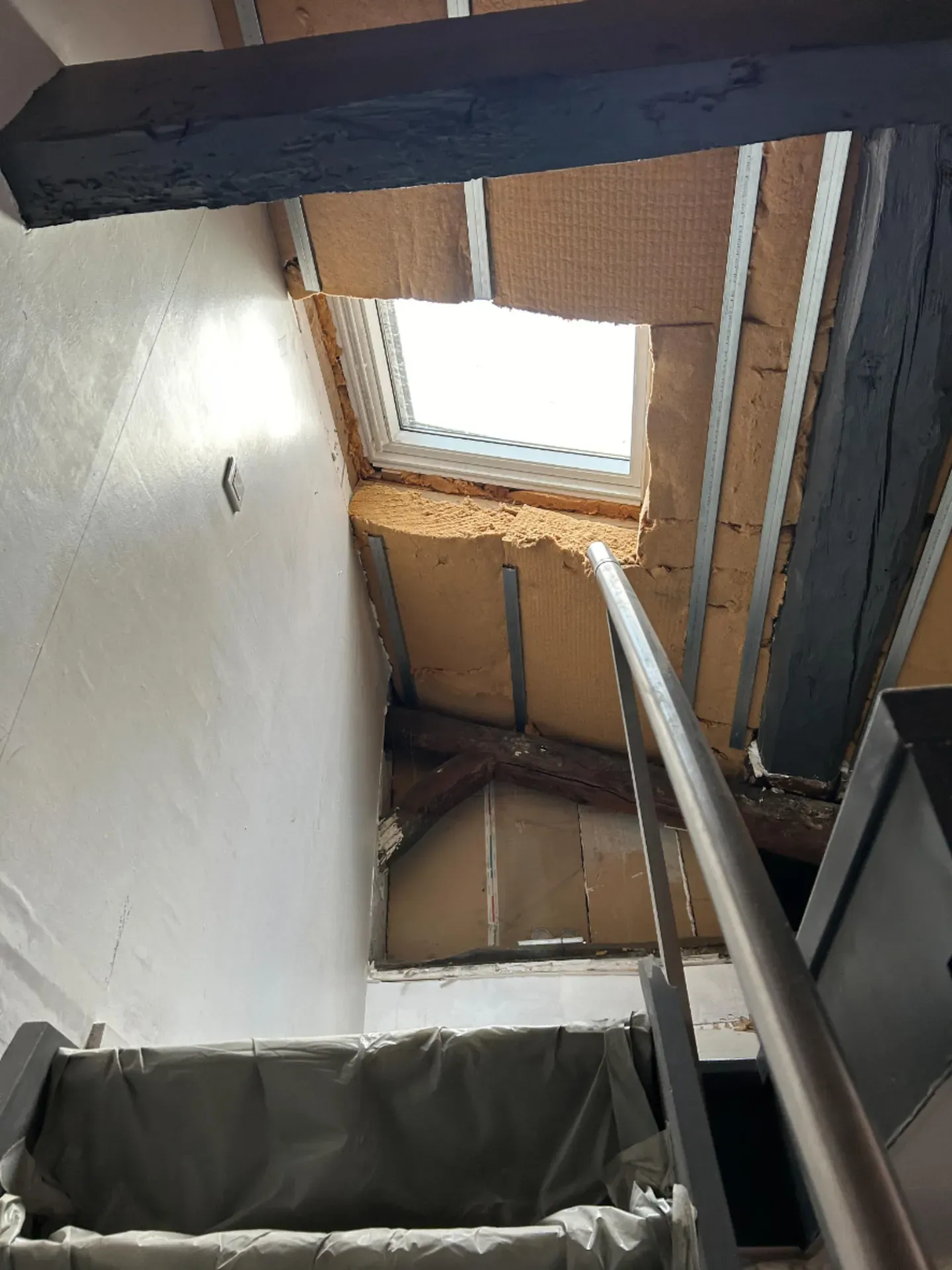 Isolation des plafonds rampants en fibre de bois en rénovation énergétique pour améliorer la performance thermique d’un logement à Lyon (Rhône 69)