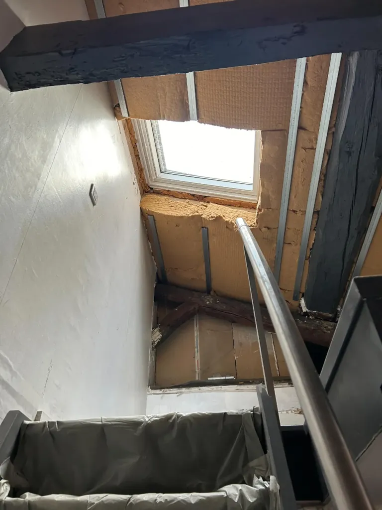 Isolation des plafonds rampants en fibre de bois en rénovation énergétique pour améliorer la performance thermique d’un logement à Lyon (Rhône 69)