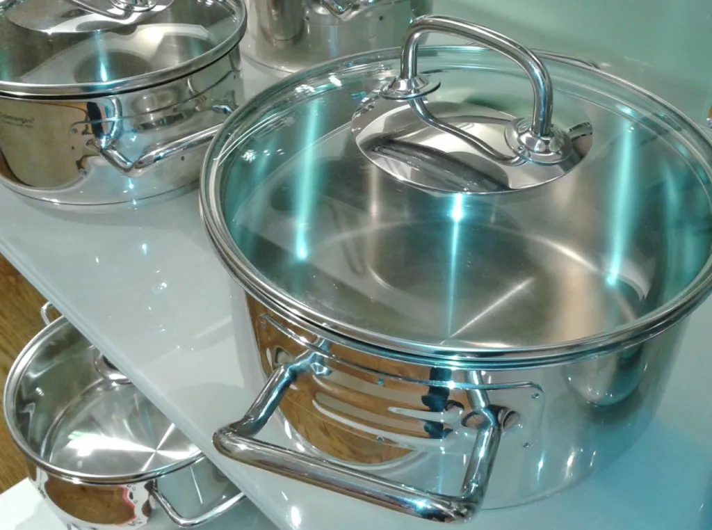 Traitement hygiénique pour les ustensiles de cuisines  - Produits de traitement des pièce en inox chez DBP