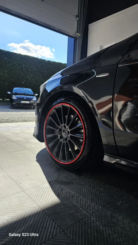 Protection de jantes AlloyGators sur Mercedes Classe A 250 AMG à Saint-Vit chez JRM Detailing, proche de Dijon et Pontarlier