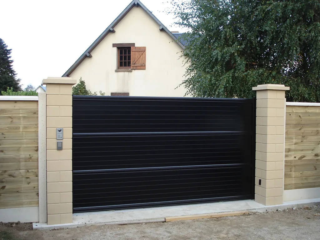 Devis installation portail alu coulissant et motorisé Deauville Calvados